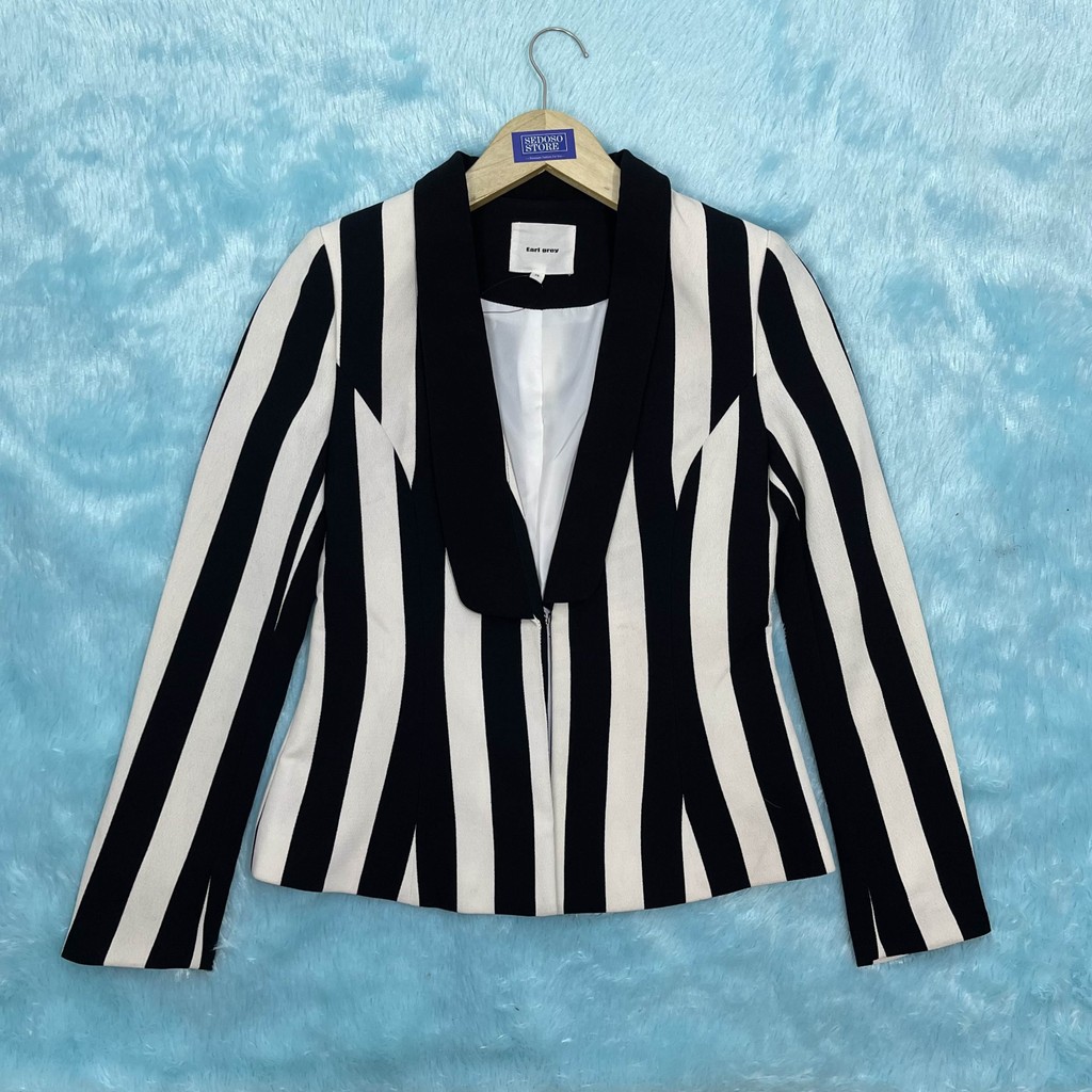 Blazer Wanita Hitam Putih Motif Garis