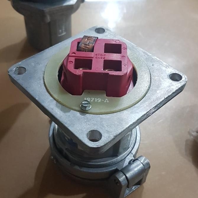 [ R.A.B ] Cooper Crouse Hinds Arktite Plug Receptacle 60A 3W 4P Ar642