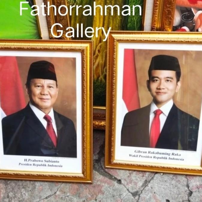

bingkai foto presiden H Prabowo dan wakil presiden Gibran Rakabuming HT