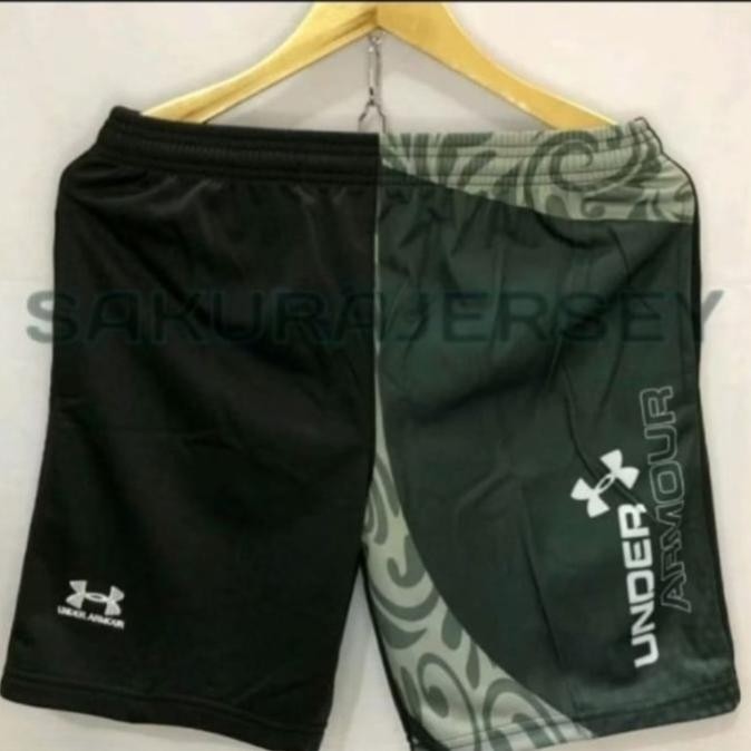 celana pendek olahraga pria kombinasi batik HM