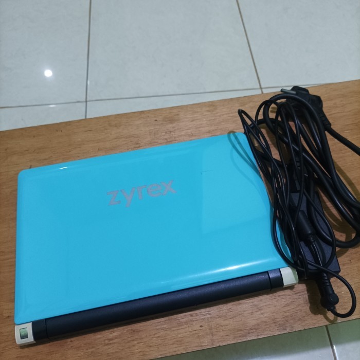 NETBOOK ZYREX M 1115