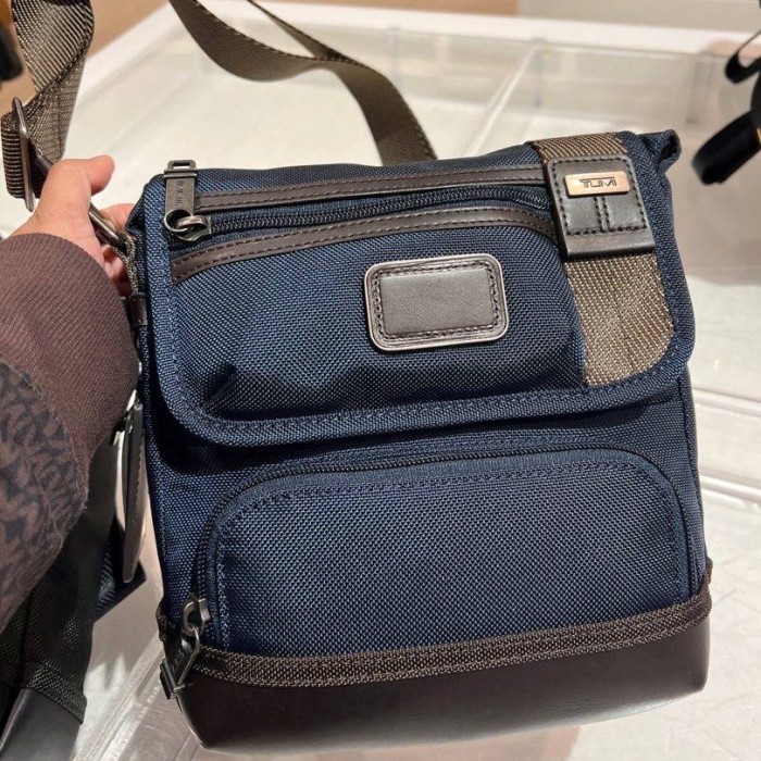 TUMI KERBY CROSSBODY BAG MEN NAVY