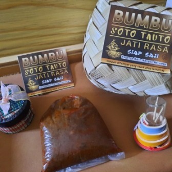

Lhiu Promo Bumbu Soto Tauto / Bumbu Instan Soto / Uk 500 Gr Terlaris