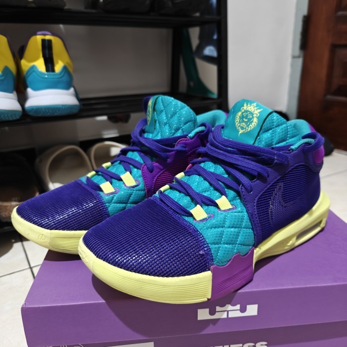 NIKE LEBRON WITNESS 8 EP PURPLE