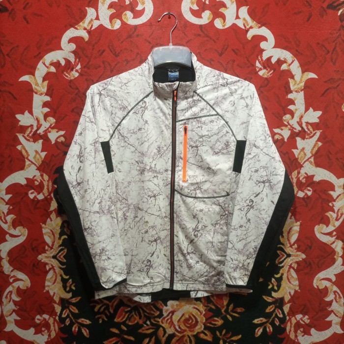 JAKET OUTDOOR / OLAHRAGA FIND OUT BAGUS MURAH SIZE M (P 67CM L 53CM)