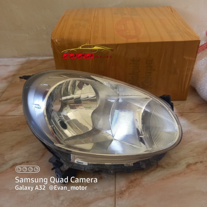 HEAD LAMP NISSAN MARCH