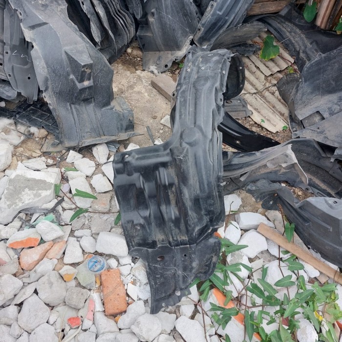 LINER FENDER INNOVA 2010-2015