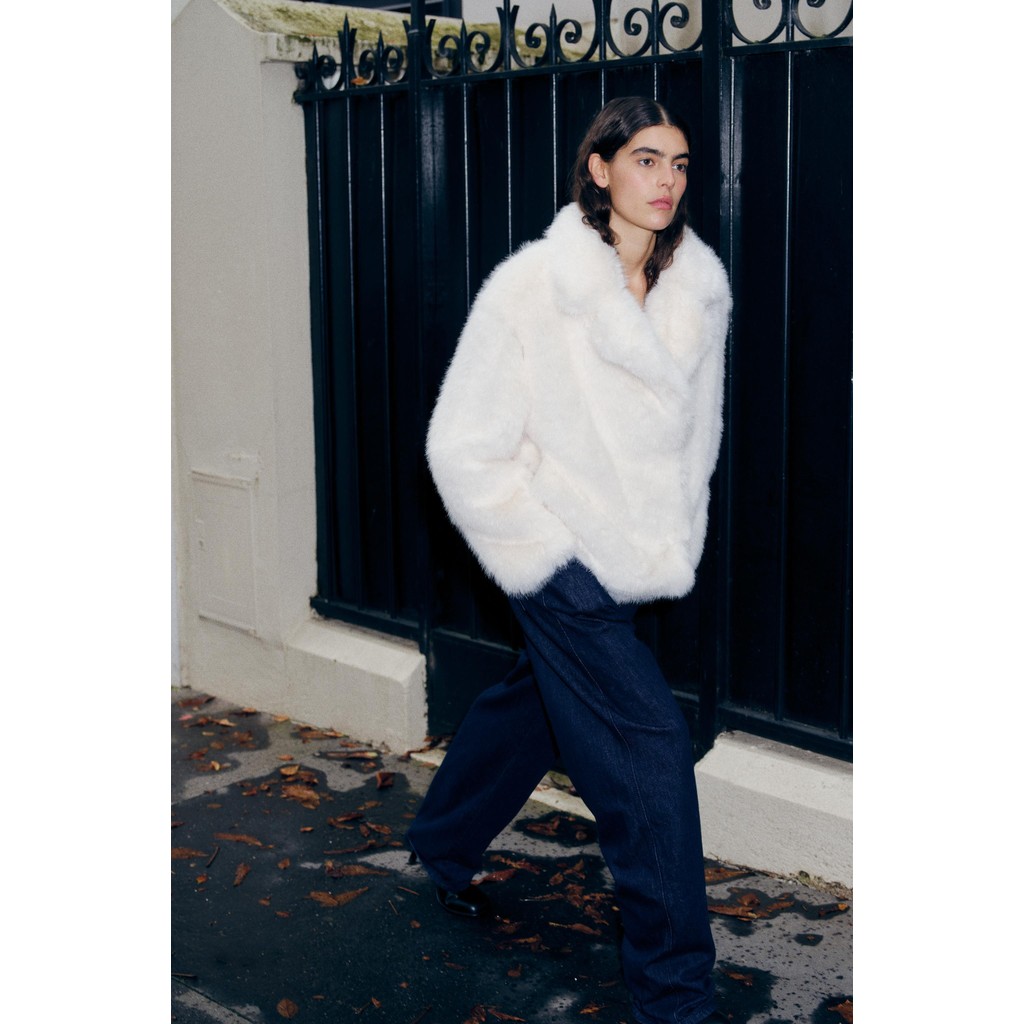 ZARA JAKET EFEK BULU ZW COLLECTION ZARA WOMAN COLLECTION Jaket berkerah lapel dan lengan panjang