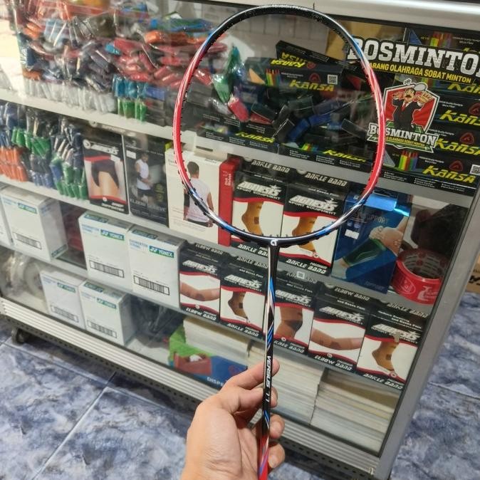 APACS VERSUS 77 BLACK RAKET BADMINTON 2710T