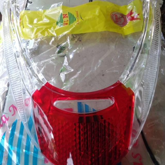 MIKA KACA LAMPU STOP BELAKANG VARIO 110 CW