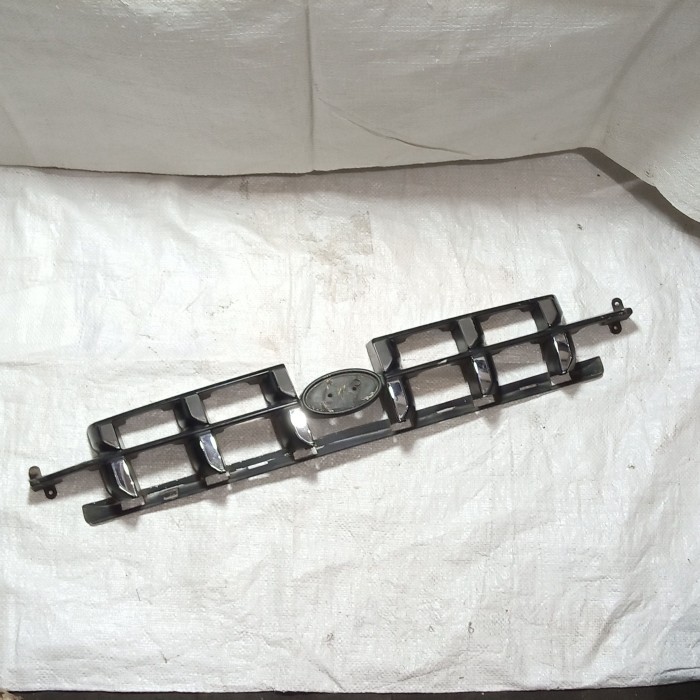 GRILL DEPAN HYUNDAI ACCENT VERNA