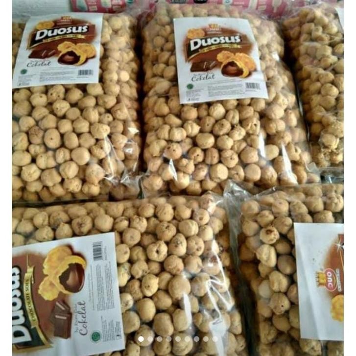 

[ Stock - 1Kg ] Duosus Kue Soes Coklat Kiloan Exp 2025 / Duosus Coklat 1Kg / Duosoes Kering Coklat / Duosoes Duo Sus / Duosus / Sus Coklat Kiloan / Kue Sus Kering Isi Coklat 1Kg / Soes Kering Coklat Kiloan / Kue Soes Coklat 1Kg / Kue Sus Coklat