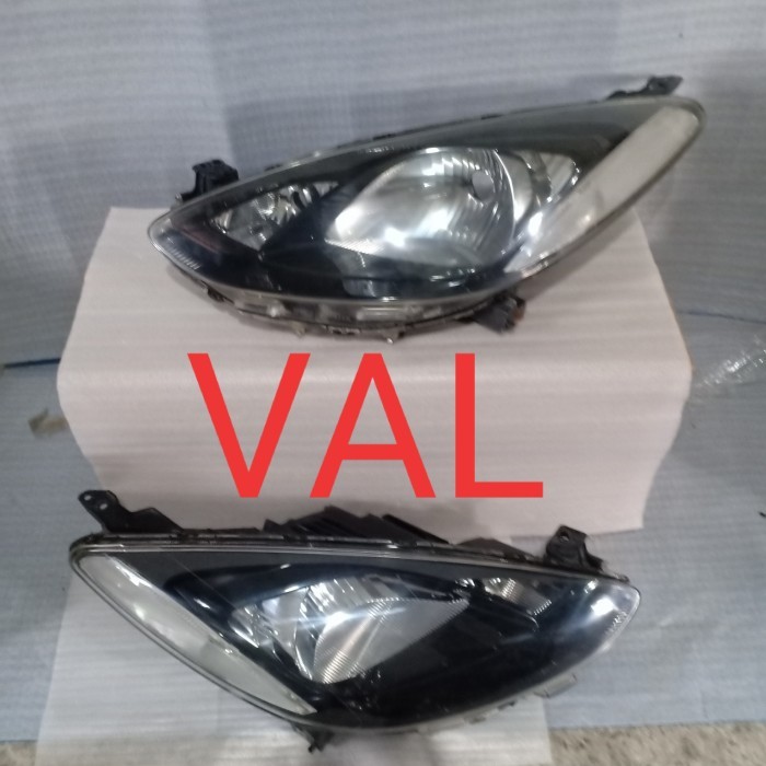head lamp lampu depan Mazda 2