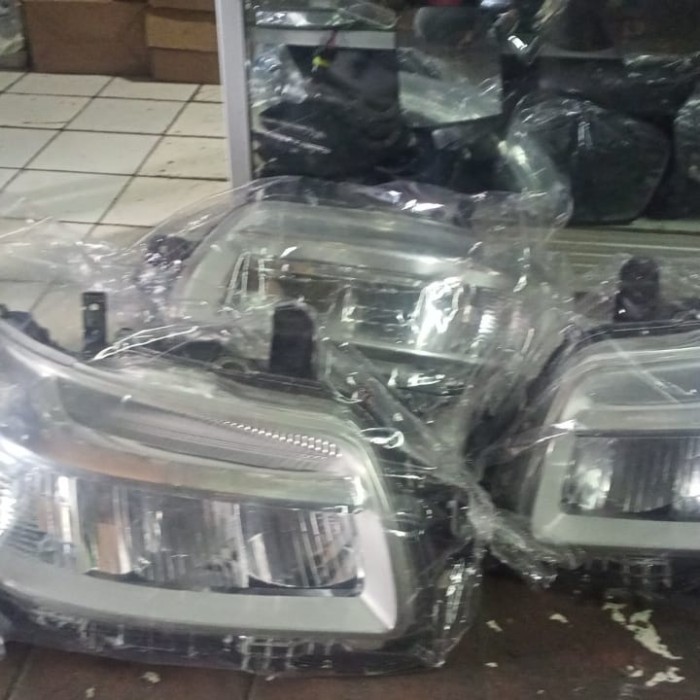 head lamp Daihatsu grand max facelift 2020 original