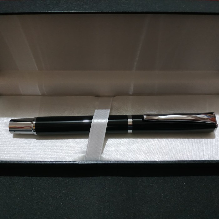 

Farizal - Pulpen Eksklusif Roller Ball Hitam Mengkilap Klip Silver Free Grafir