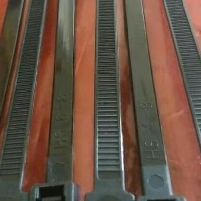 

TERMURAH - Kabel Ties/Cable Tie CV550 x 9mm Isi 100pcs Hitam/Putih