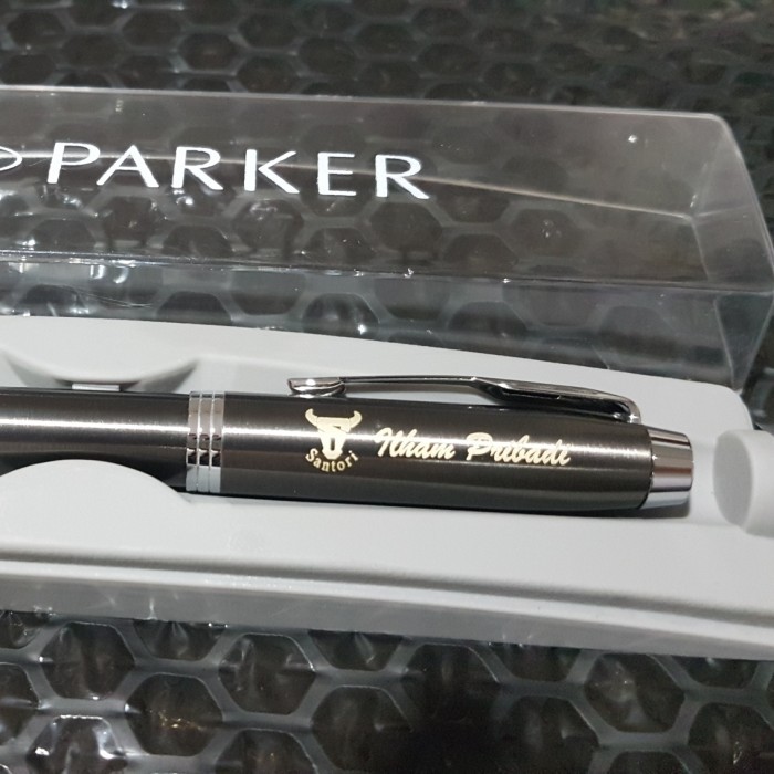 

Ready [Jasa Grafir] Jasa Grafir Pulpen Stainless Steel - Parker Dengan Logo