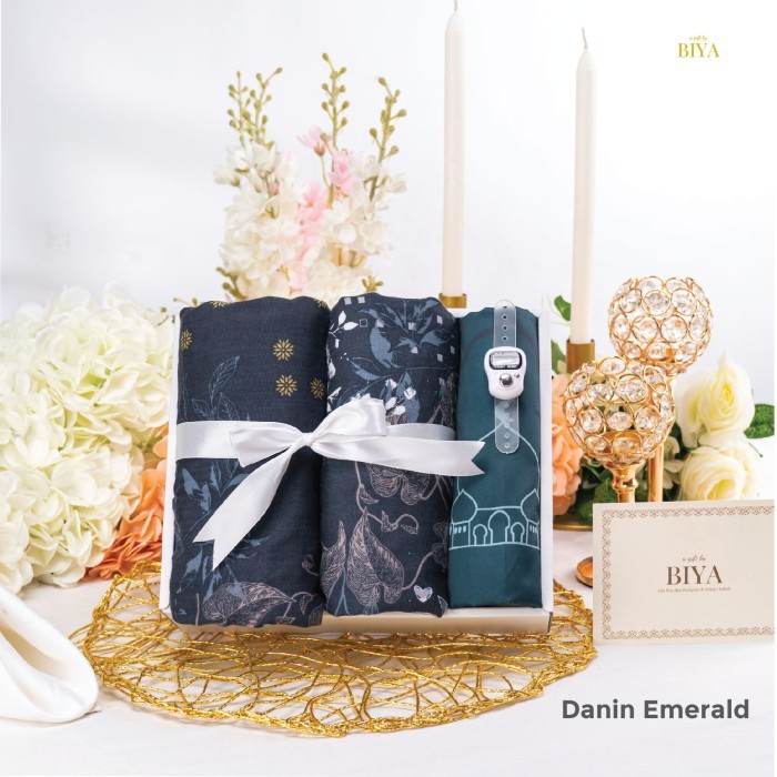 MUKENA TAZBIYA SPECIAL GIFT EXCLUSIVE KOMBINASI / KADO / HAMPERS