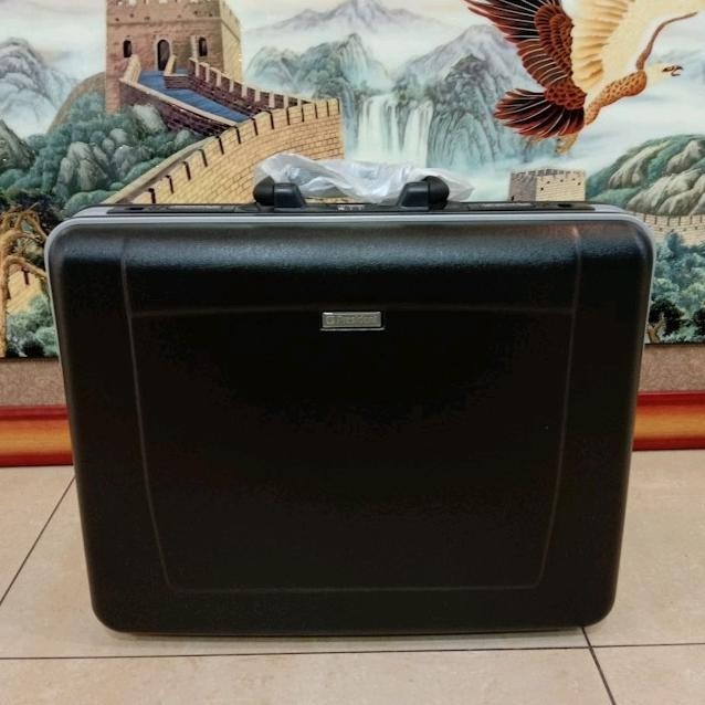 

TAS MAP DOKUMEN KANTOR FILE PRESIDENT 20" 3146HITAM