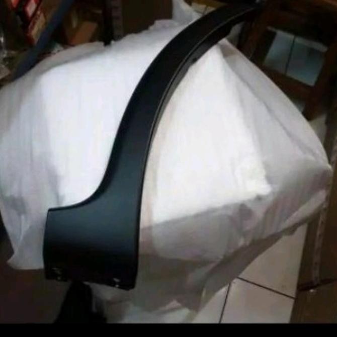 Lis Plastik Fender Bemper Depan Suzuki Sx4 X-Over
