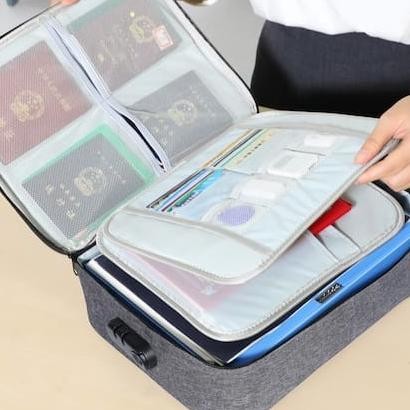 

TAS PENYIMPANAN DOKUMEN BERGEMBOK TIGA SUSUN DOCUMENT KEEPER ANTI AIR #GRATISONGKIR