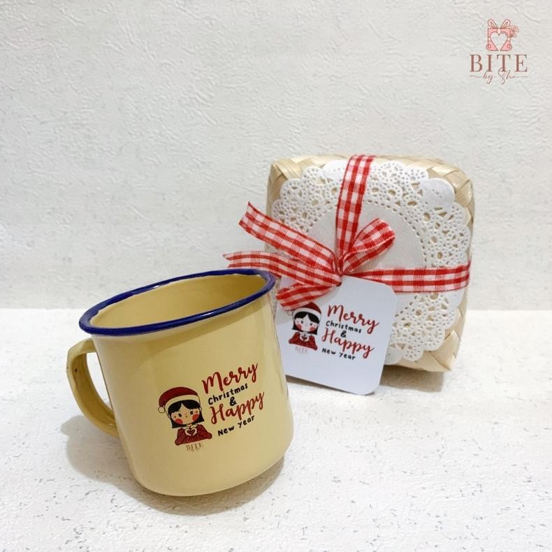 

Hampers Natal 2024 | Gelas Enamel Merry Christmas Hadiah Kado Natal New Stok