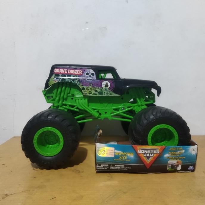 monster jam grave digger monster size