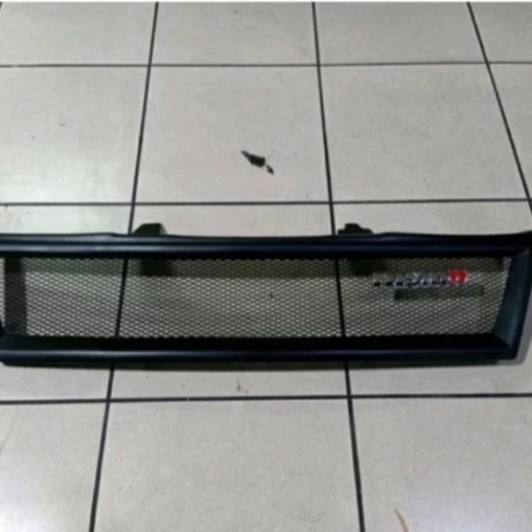 Grill Nissan Xtrail T30 2004-2007