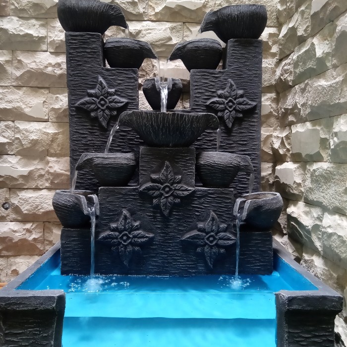 Pancuran Taman Minimalis / Kolam ikan kaca