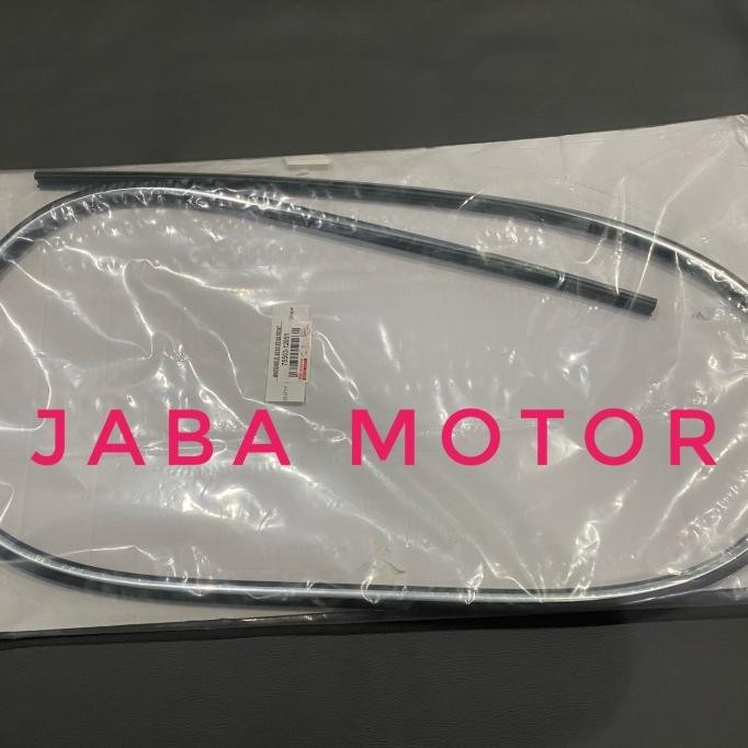moulding kaca depan-Lis kaca depan corolla great AE101