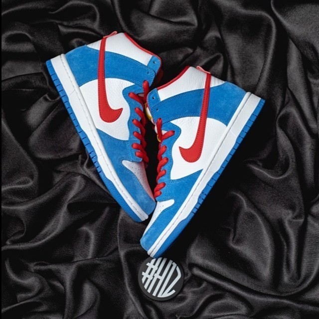 Nike SB Dunk High Doraemon
