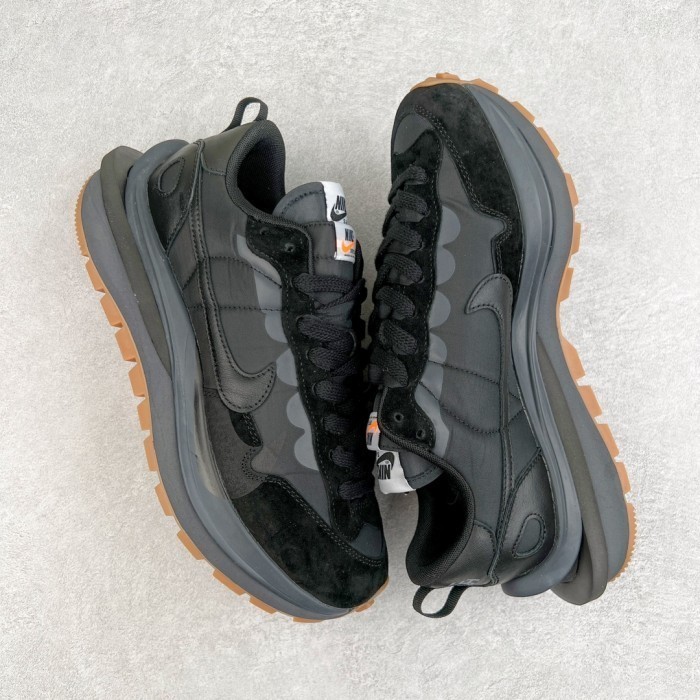 sacai x Nike Vaporwaffle Black Gum