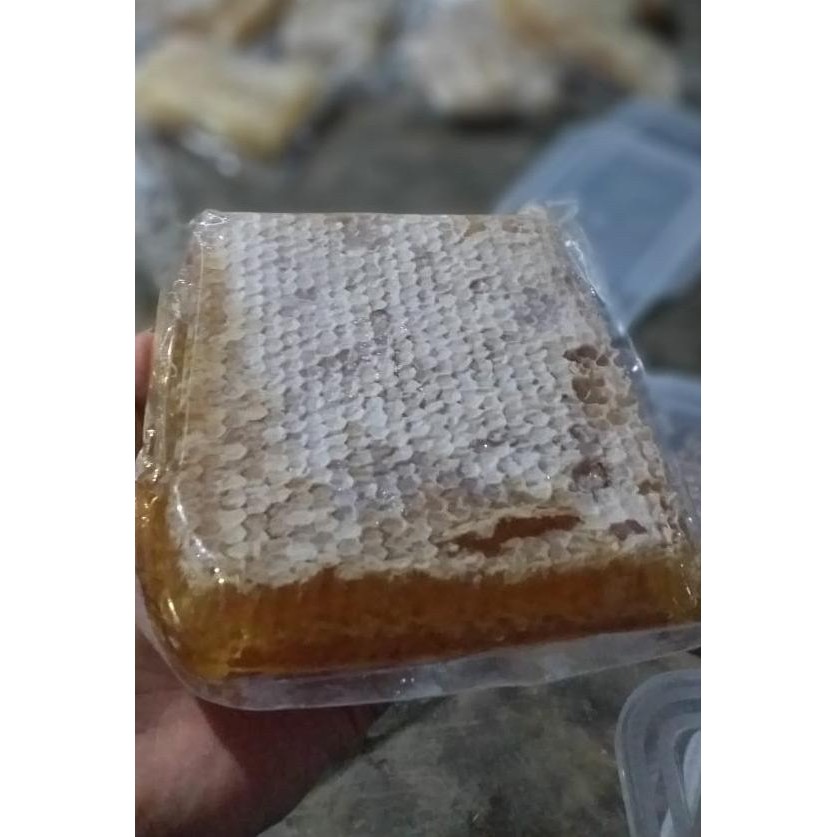 

Madu sarang/sarang madu/madu disarang netto 500 gr [terbaik]