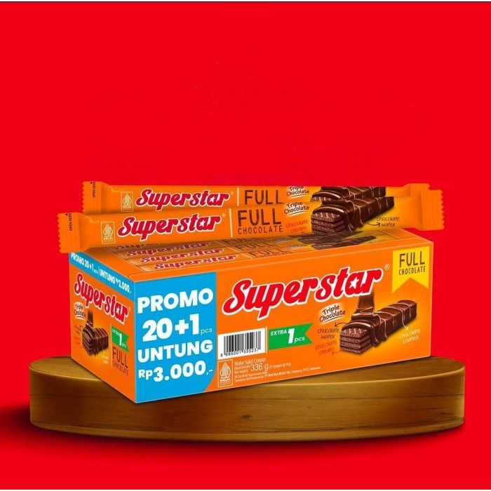 

EKSLUSIF WAFER COKLAT SUPERSTAR TRIPLE CHOCOLATE BOX 12 PCS x 16 GR