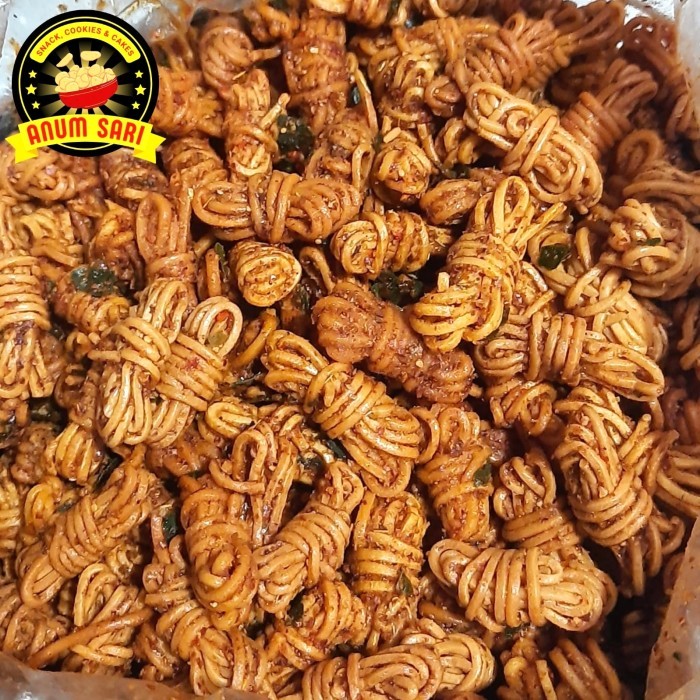 

PRODUK TERBATAS Snack Mie Uwel Pedas Gurih Daun Jeruk - Anum Sari