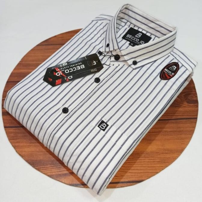HOT PROMO Kemeja Pria Lengan Pendek Garis Hitam Tebal dan Putih Salur - Hitam