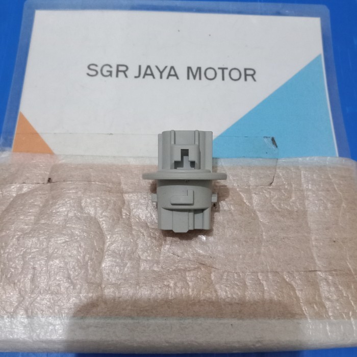 SOKET /FITTING LAMPU SEIN DEPAN INNOVA REBORN ORIGINAL (WY21W)