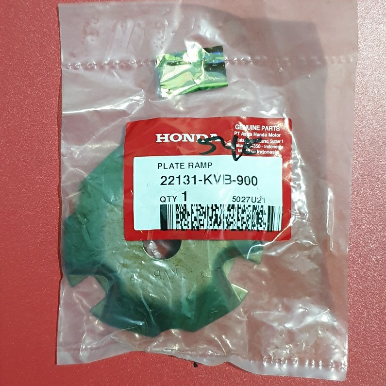 PLAT TUTUP RUMAH ROLLER VARIO 22131-KVB-900 ORIGINAL AHM