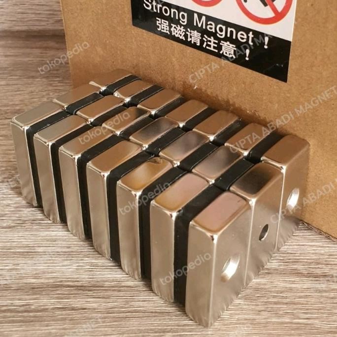 ori - magnet neodymium n52 40x20x10mm ( hole 5/10 mm ) / magnet block