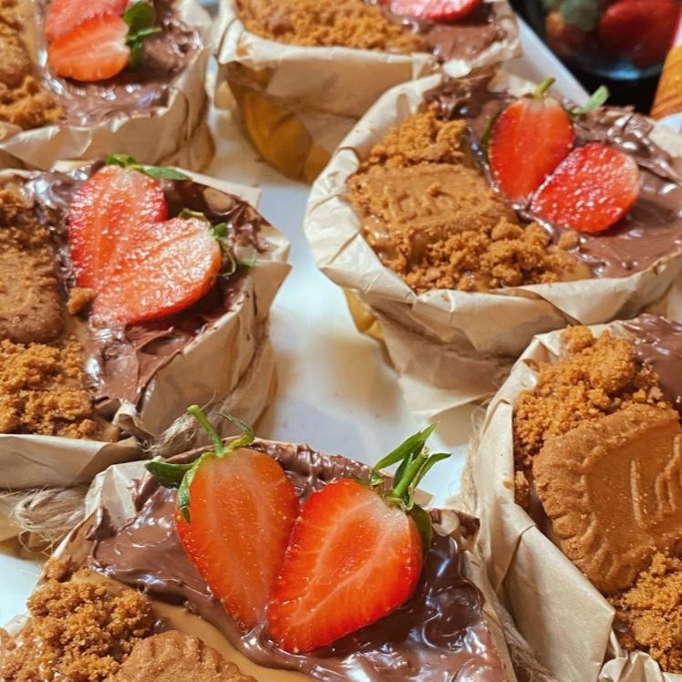 

Burnt Cheesecake Hampers /Hampers / Hadiah Eid Mubarak / Lebaran /Birthday /Imlek / Natal /Christmas