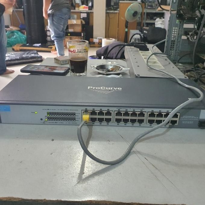 Switch Hub Manageable web base Hp Procurve 1700-24 J9080A