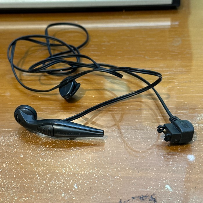 [RWI] earphone handsfree untuk hp Sony Ericsson