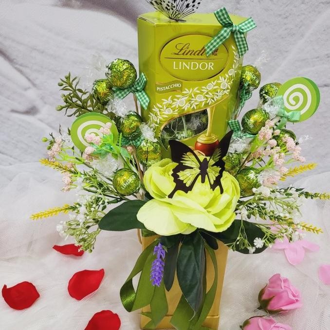 

Sale! Buket Bunga Sabun Box Hadiah Gift Set Valentines Day Coklat Boneka 071