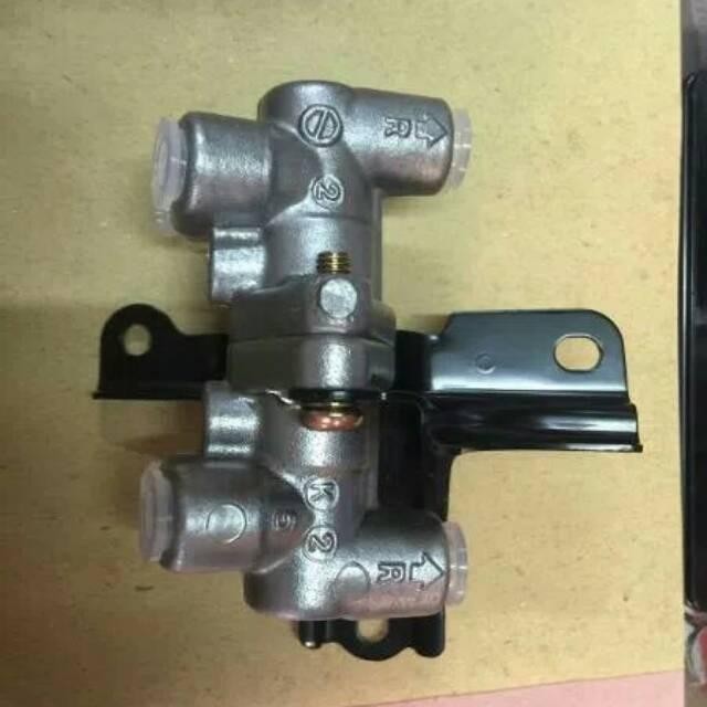 Master Pembagi Rem Honda Civic Ferio, Accord Maestro, Accord Cielo