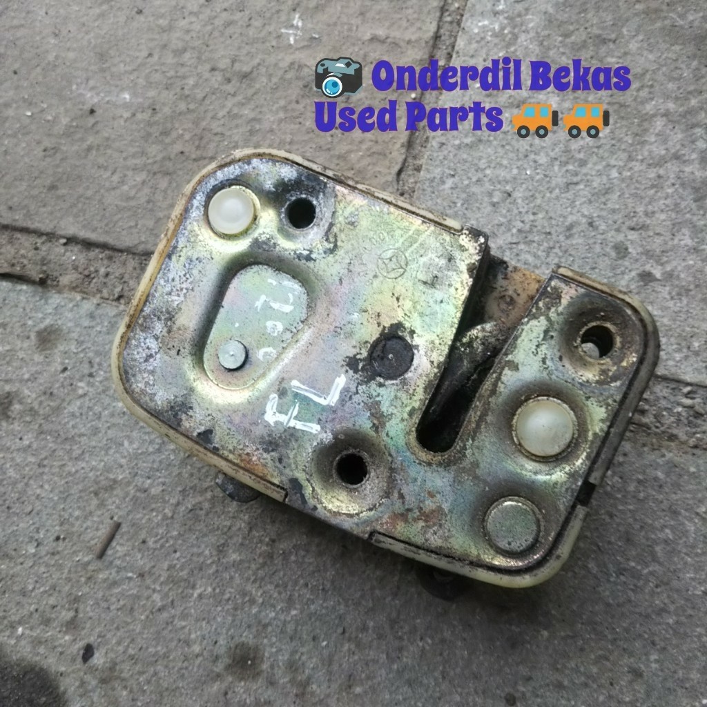 door lock kiri depan FL datsun B210 120y