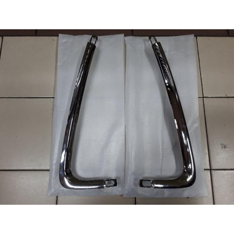 Garnish Grill Bemper Crum Kiri Atau Kanan Mitsubishi Outlander 2012