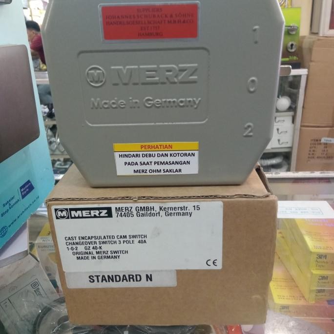 Cos/Ohm Saklar 40A 1Phase 3Pole Merz