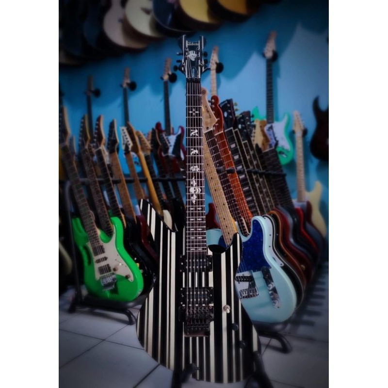gitar elektrik schecter  SYN avenged 7 fold copy bekas Secound like new  kondisi baik no minus  suda