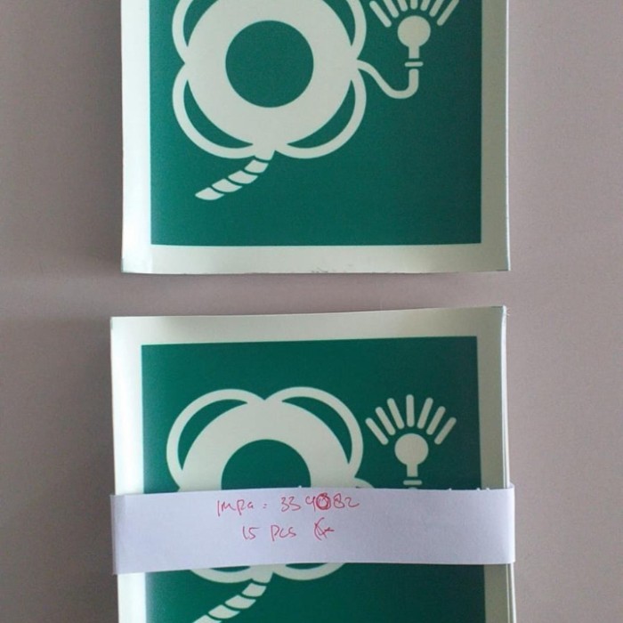

TERBARU! STICKER IMO GLOW IN THE DARK UKURAN 15 X 15 CM= 20 PCS500