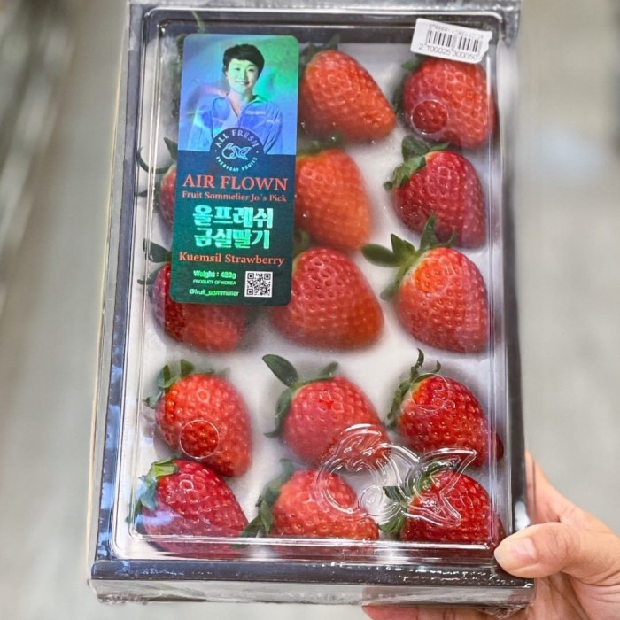 

Strawberry Korea Super Manis GiftBox Hampers
